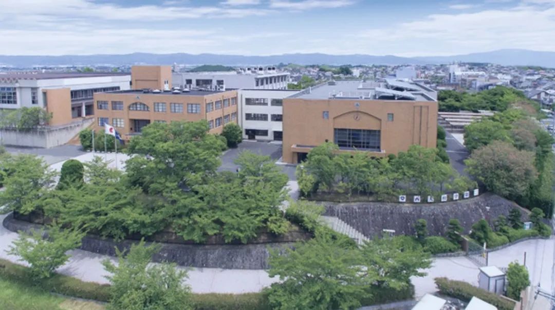 「東大＆京大」合格榜单双双入围TOP10！一志愿落榜生入读这所学校后，考上了东大！