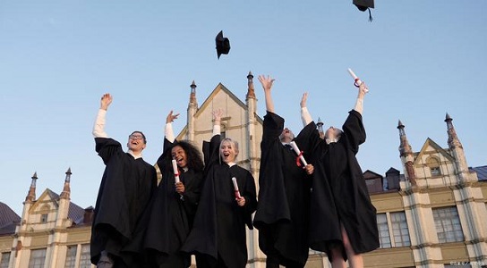 日本高中留学生注意事项：顺利适应日本高中生活的指南